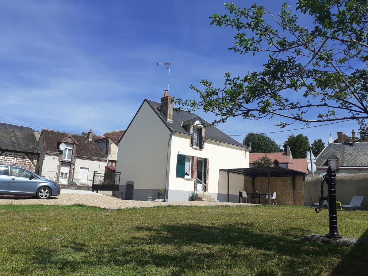Gite Les Grandes Vacances A Moree 41 Exterior foto